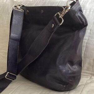 RUDSAK DARK NAVY SHINY LEATHER CROSSBODY/ SHOULDER STUDDED BAG